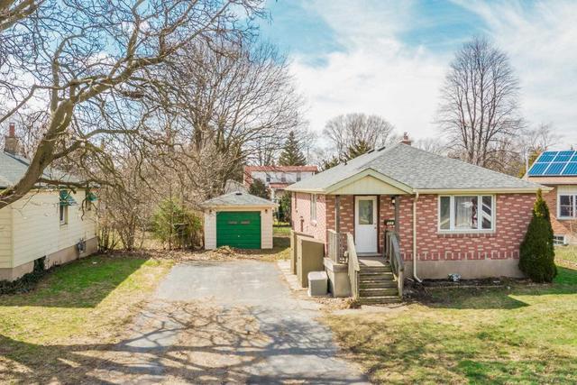 127 Roehampton Ave, House detached with 3 bedrooms, 2 bathrooms and 6 parking in London ON | Image 1