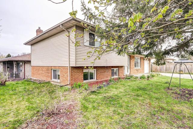 212 Rittenhouse Rd, House detached with 3 bedrooms, 2 bathrooms and 5 parking in Kitchener ON | Image 23