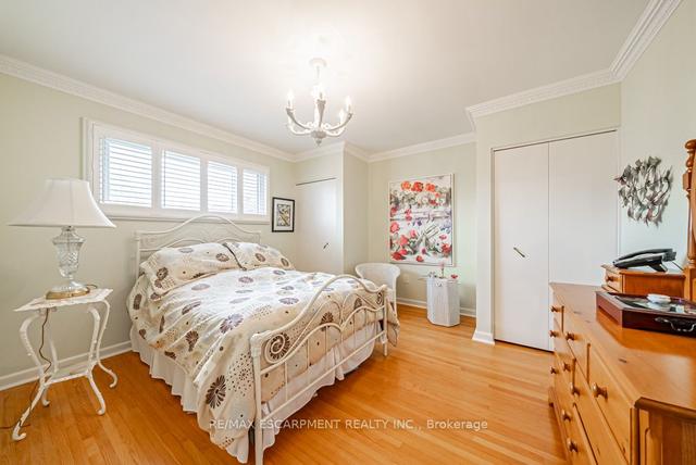 12 Doreen Crt, House detached with 3 bedrooms, 1 bathrooms and 3 parking in Hamilton ON | Image 7