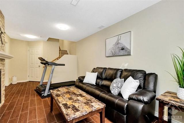 379 Hillsboro Private, Townhouse with 3 bedrooms, 3 bathrooms and 2 parking in Ottawa ON | Image 27