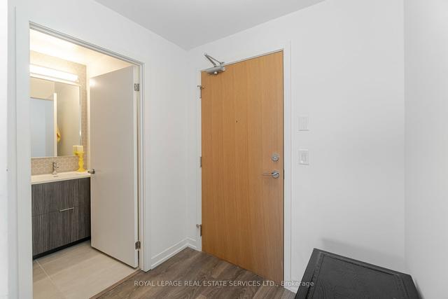 905 - 2520 Eglinton Ave W, Condo with 2 bedrooms, 2 bathrooms and 2 parking in Mississauga ON | Image 35