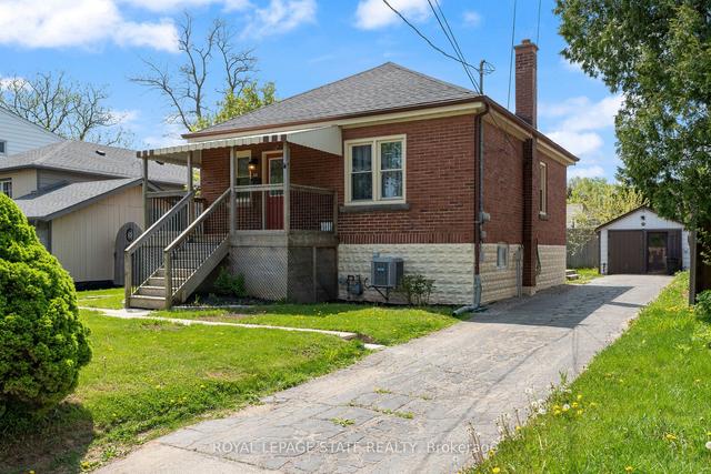 332 Inverness Ave E, House detached with 2 bedrooms, 2 bathrooms and 2 parking in Hamilton ON | Image 1