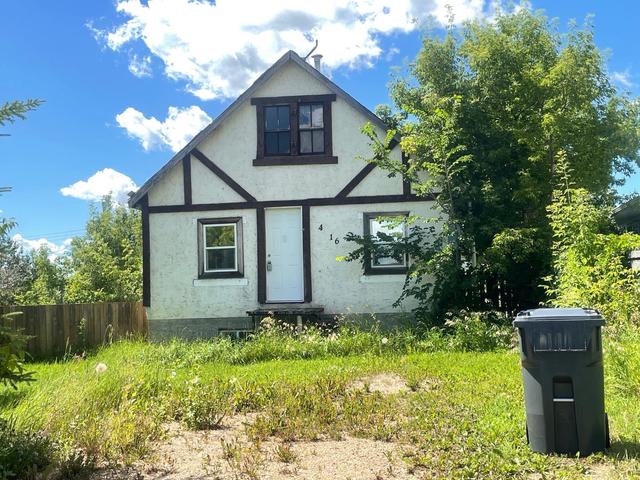 4916 51 Street, House detached with 3 bedrooms, 2 bathrooms and 3 parking in Vermilion River County AB | Image 2