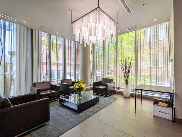 303 - 126 Simcoe St, Condo with 1 bedrooms, 1 bathrooms and 1 parking in Toronto ON | Image 4