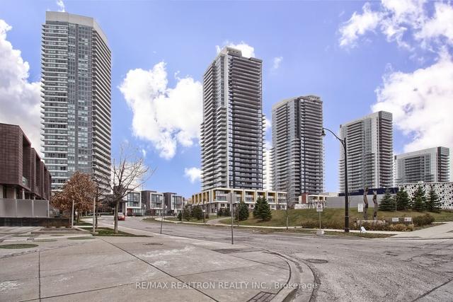 3108 - 95 Mcmahon Dr, Condo with 3 bedrooms, 2 bathrooms and 1 parking in Toronto ON | Image 12