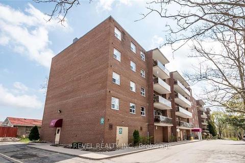 212 - 793 Colborne St, Condo with 2 bedrooms, 1 bathrooms and 2 parking in Brantford ON | Card Image