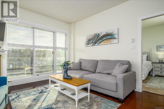 305 - 194 Beachside Dr, Condo with 1 bedrooms, 1 bathrooms and 1 parking in Parksville BC | Image 3