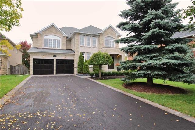 30 Gleave Crt, House detached with 4 bedrooms, 4 bathrooms and 5 parking in Aurora ON | Image 1