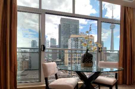 1013 - 23 Brant St, Condo with 1 bedrooms, 1 bathrooms and 1 parking in Toronto ON | Image 4
