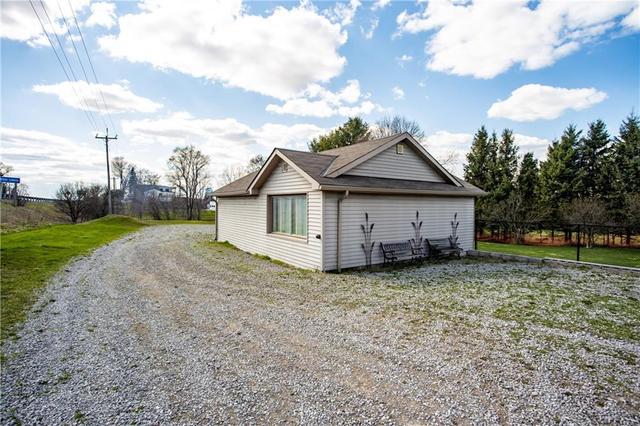 1263 #5 Highway, House detached with 3 bedrooms, 1 bathrooms and 10 parking in Hamilton ON | Image 21