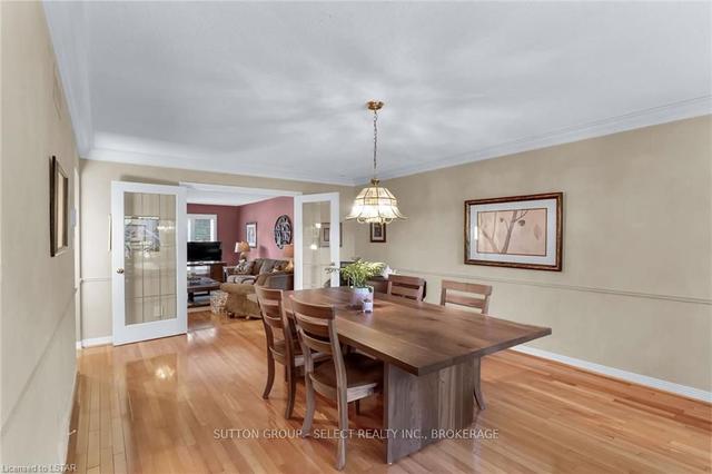23 Shetland Cres, House detached with 4 bedrooms, 3 bathrooms and 9 parking in London ON | Image 3