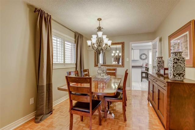 32 Andy Cres, House detached with 4 bedrooms, 3 bathrooms and 3 parking in Vaughan ON | Image 5