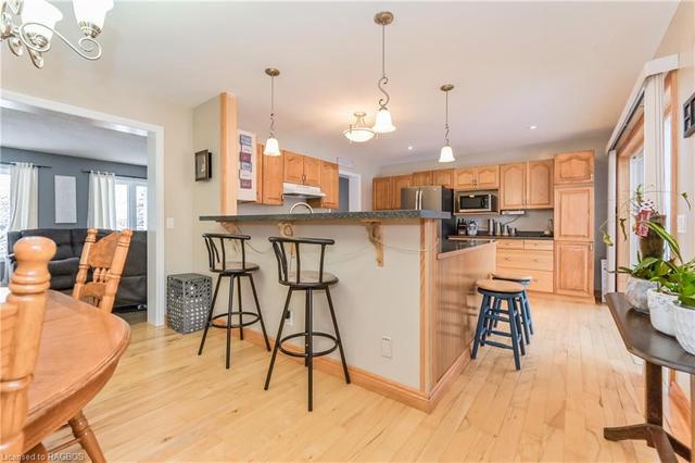 7539 Sideroad 7 Road E, House detached with 5 bedrooms, 2 bathrooms and null parking in Wellington North ON | Image 8