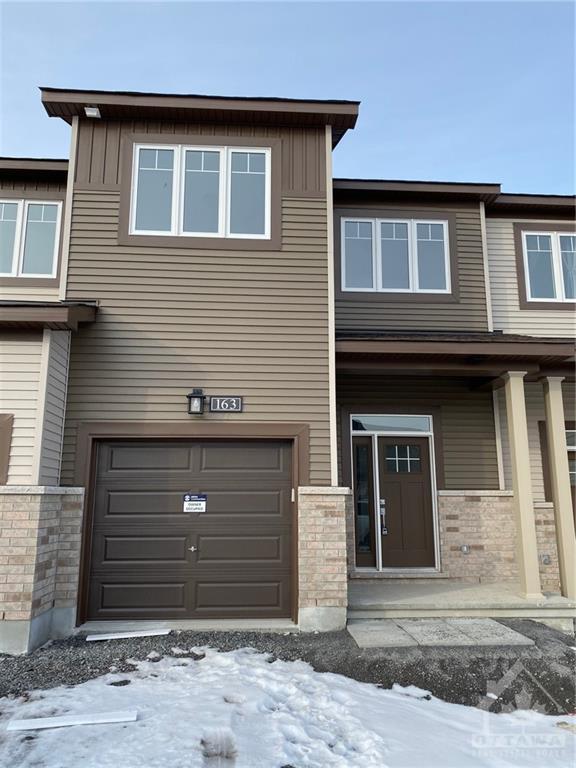163 Bending Way, Townhouse with 3 bedrooms, 3 bathrooms and 2 parking in Ottawa ON | Image 1