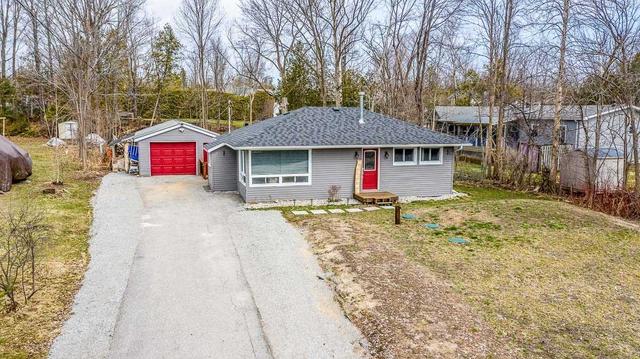 6 Owen Rd, House detached with 2 bedrooms, 1 bathrooms and 10 parking in Oro Medonte ON | Image 1