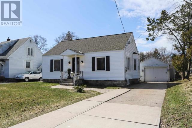 183 Upton Rd, House detached with 2 bedrooms, 1 bathrooms and null parking in Sault Ste. Marie ON | Image 4