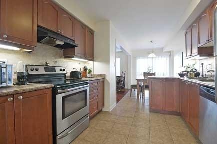 9 Afflect Rd, House attached with 4 bedrooms, 4 bathrooms and 1 parking in Brampton ON | Image 5