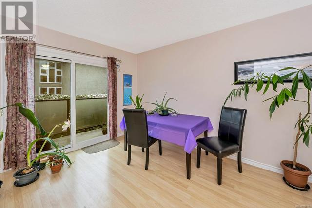 40 - 477 Lampson St, Condo with 3 bedrooms, 1 bathrooms and 1 parking in Esquimalt BC | Image 5