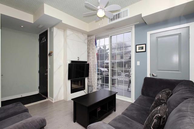 105 - 2320 Gerrard St E, Townhouse with 2 bedrooms, 2 bathrooms and 1 parking in Toronto ON | Image 6