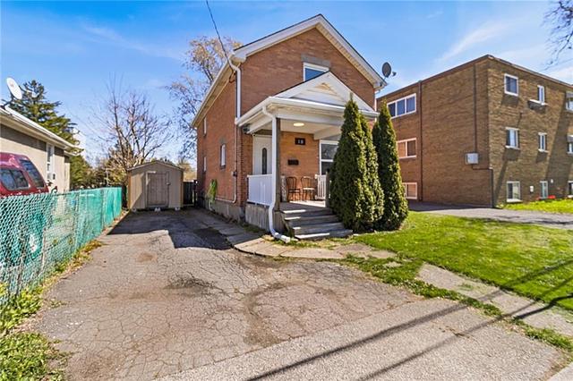 18 Prince Street, House detached with 3 bedrooms, 1 bathrooms and 2 parking in St. Catharines ON | Image 2