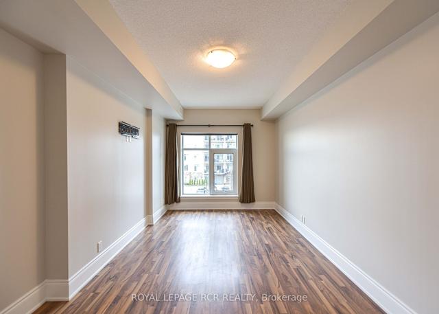 301 - 80 Orchard Point Rd, Condo with 2 bedrooms, 2 bathrooms and 1 parking in Orillia ON | Image 3