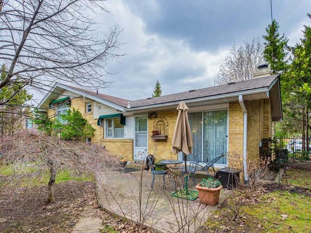 12 Flaremore Cres, House detached with 4 bedrooms, 3 bathrooms and 6 parking in Toronto ON | Image 17