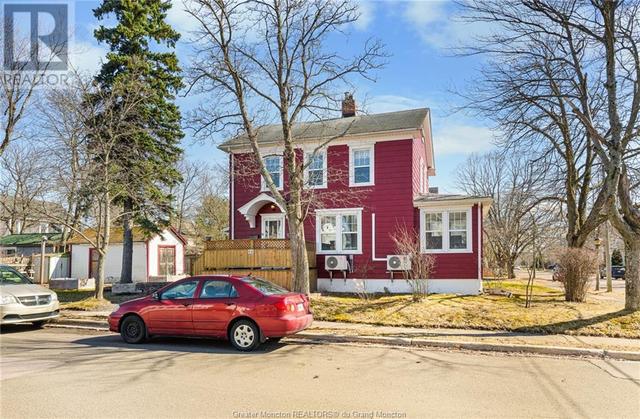 66 York St, House detached with 3 bedrooms, 1 bathrooms and null parking in Moncton NB | Image 1