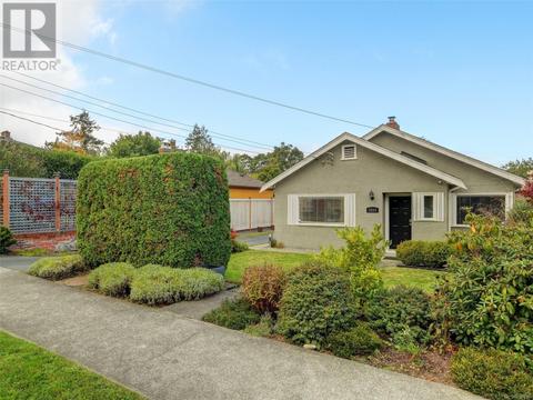 Welcome to 2514 Empire Street....lovely no step rancher in a lovely area close to Victoria city | Card Image