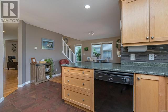 284 Applegreen Ave, House detached with 3 bedrooms, 2 bathrooms and 3 parking in Nanaimo BC | Image 13