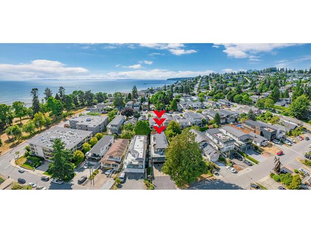 843 Parker Street, House detached with 6 bedrooms, 4 bathrooms and null parking in White Rock BC | Image 3