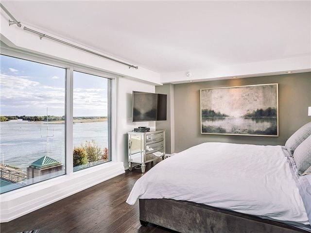 ph01 - 251 Queens Quay W, Condo with 3 bedrooms, 4 bathrooms and 2 parking in Toronto ON | Image 3