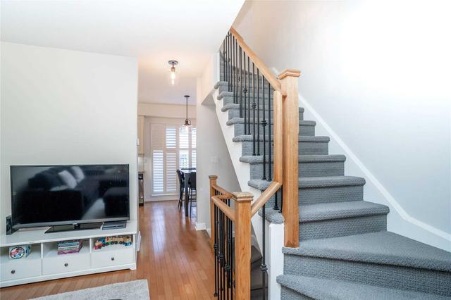 th 7 - 101 The Queensway, Townhouse with 3 bedrooms, 2 bathrooms and 2 parking in Toronto ON | Image 4