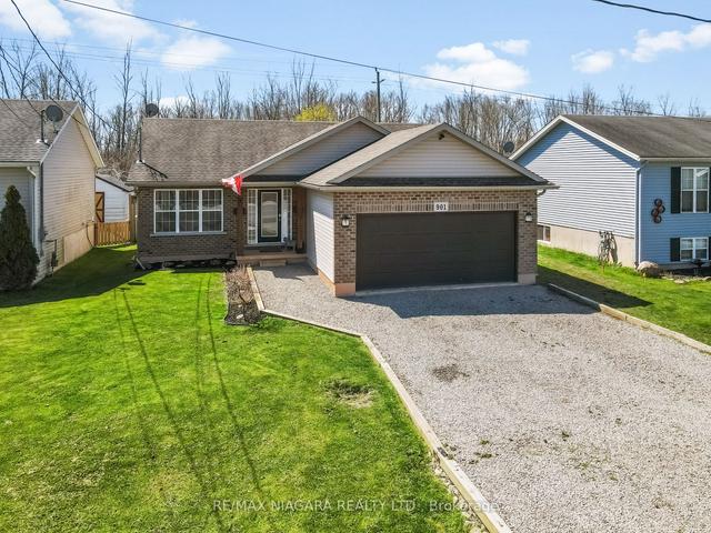 901 Dominion Rd, House detached with 2 bedrooms, 3 bathrooms and 4 parking in Fort Erie ON | Image 24