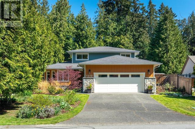 1573 Mayneview Terr, House detached with 3 bedrooms, 3 bathrooms and 4 parking in North Saanich BC | Image 48