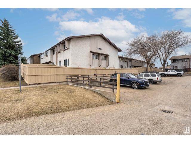 9 - 14110 80 St Nw, House attached with 3 bedrooms, 1 bathrooms and 1 parking in Edmonton AB | Image 2