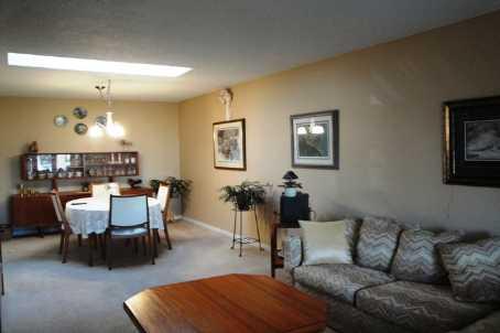837 Coulson Ave, House attached with 3 bedrooms, 2 bathrooms and 2 parking in Milton ON | Image 3