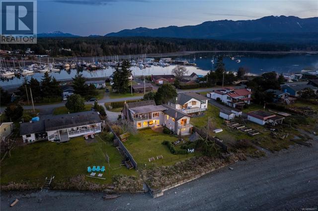 5481 Deep Bay Dr, House detached with 4 bedrooms, 5 bathrooms and 8 parking in Nanaimo H BC | Image 2