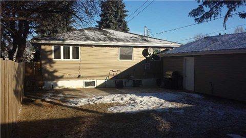 1315 Coteau St W, House detached with 2 bedrooms, 1 bathrooms and 2 parking in Moose Jaw SK | Image 3