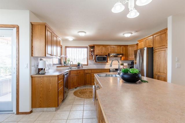 37 Stein Close Se, House detached with 6 bedrooms, 3 bathrooms and 7 parking in Medicine Hat AB | Image 13