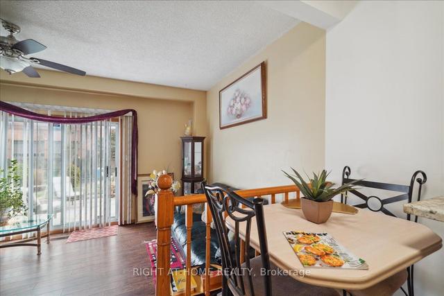 33 Mansewood Gdns, House detached with 3 bedrooms, 3 bathrooms and 3 parking in Toronto ON | Image 2