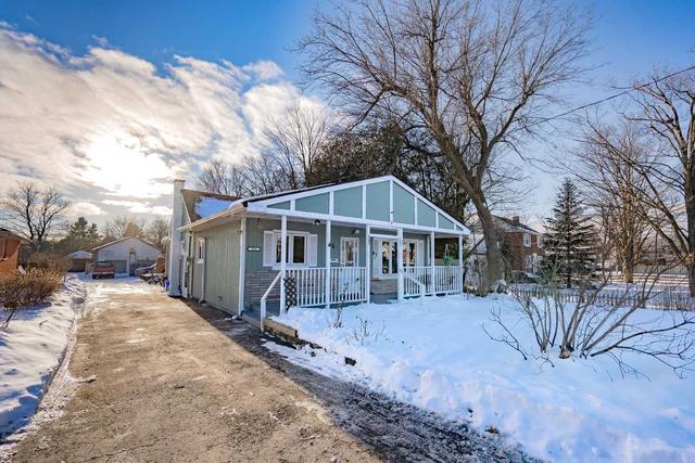 184 Churchill Rd N, House detached with 4 bedrooms, 2 bathrooms and 12 parking in Halton Hills ON | Image 12