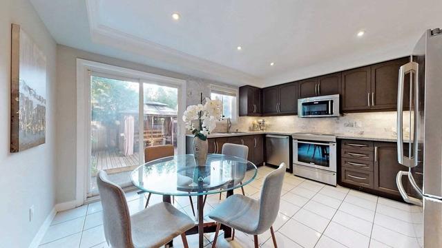 228 Senator St, House detached with 4 bedrooms, 3 bathrooms and 4 parking in Pickering ON | Image 3