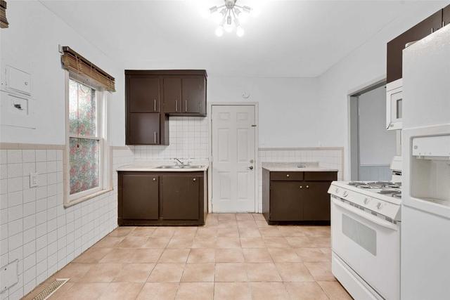 868 Tuscarora St, House detached with 3 bedrooms, 2 bathrooms and 4 parking in Windsor ON | Image 23