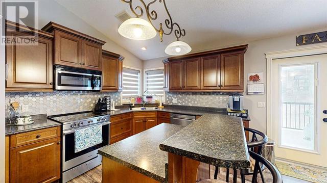 44 Sunwood Court Sw, House detached with 4 bedrooms, 3 bathrooms and 2 parking in Medicine Hat AB | Image 10