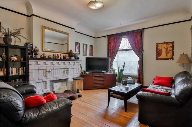 31 Victor Ave, House semidetached with 4 bedrooms, 2 bathrooms and 0 parking in Toronto ON | Image 24