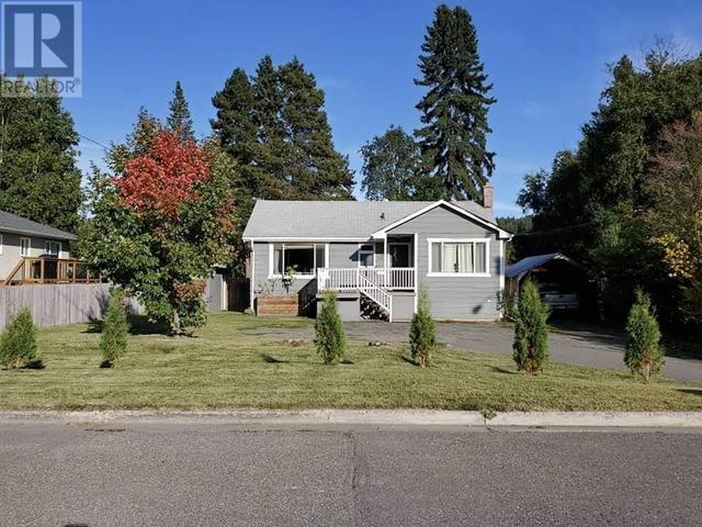 2810 Pine Street, House detached with 4 bedrooms, 1 bathrooms and null parking in Prince George BC | Image 1