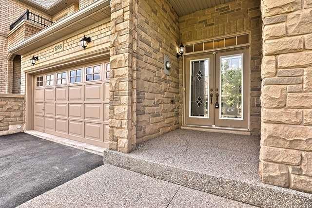 1246 Agram Dr, House attached with 3 bedrooms, 3 bathrooms and 4 parking in Oakville ON | Image 2