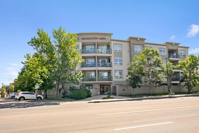 404, - 2 14 Street Nw, Condo with 2 bedrooms, 2 bathrooms and 1 parking in Calgary AB | Card Image