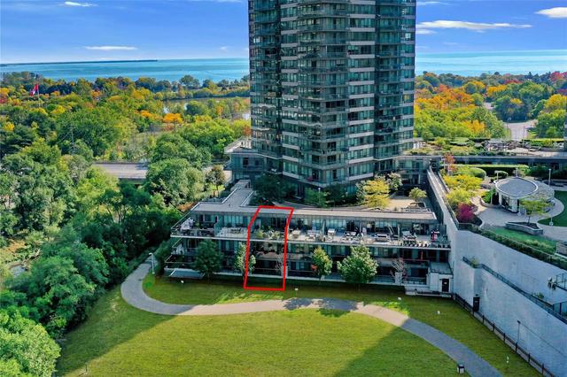 th 5 - 2230 Lake Shore Blvd W, Townhouse with 3 bedrooms, 3 bathrooms and 2 parking in Toronto ON | Image 1