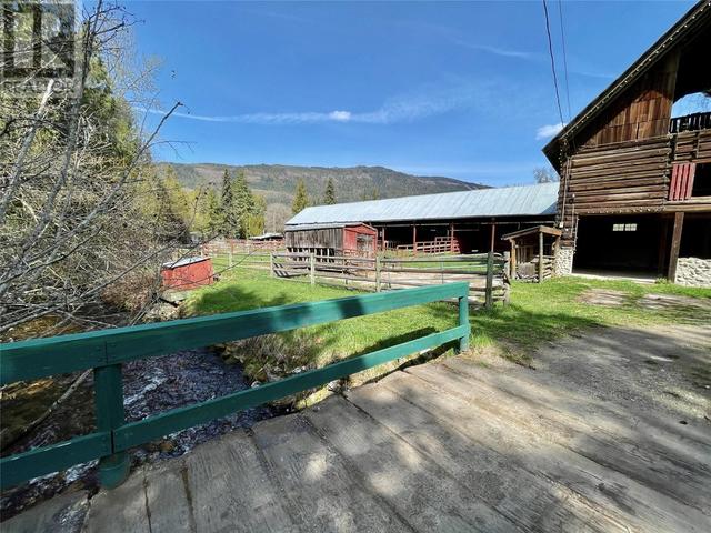 2015 Kerr Road, House detached with 3 bedrooms, 1 bathrooms and 10 parking in Sicamous BC | Image 66